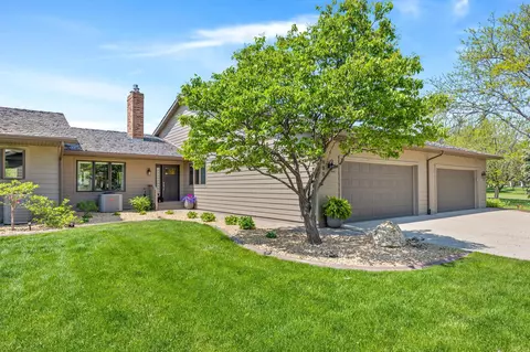 980 Rolling Greens Ln NW, Hutchinson, MN 55350