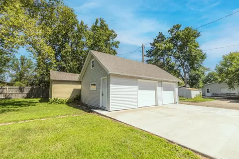 513 S 8th St, Brainerd, MN 56401