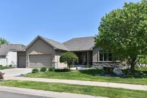 8994 Zanzibar Ln N, Maple Grove, MN 55311