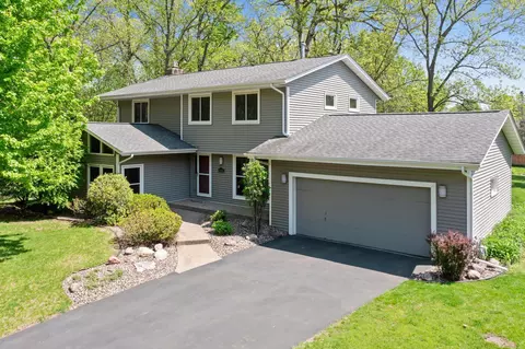 8143 Pennsylvania Cir, Bloomington, MN 55438