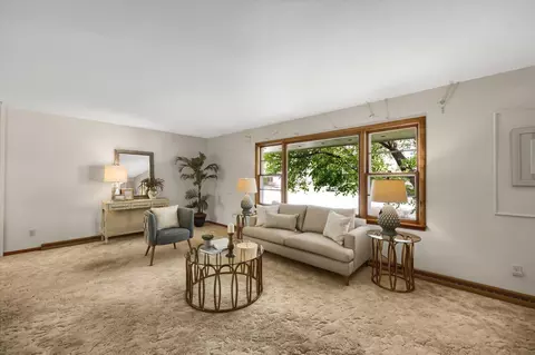 320 E 5th St, Chaska, MN 55318 photo 8