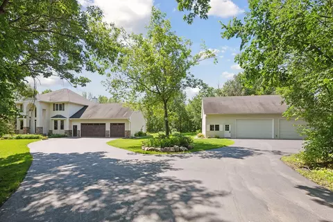 12760 Laurie Ln, Chaska, MN 55318