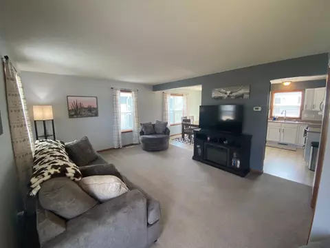 805 3rd Ave NE, Plainview, MN 55964 photo 2