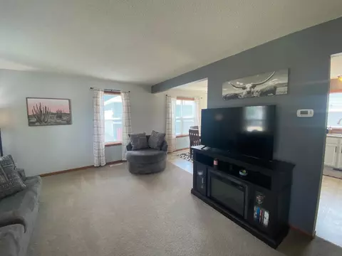805 3rd Ave NE, Plainview, MN 55964 photo 4