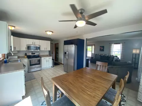 805 3rd Ave NE, Plainview, MN 55964 photo 7
