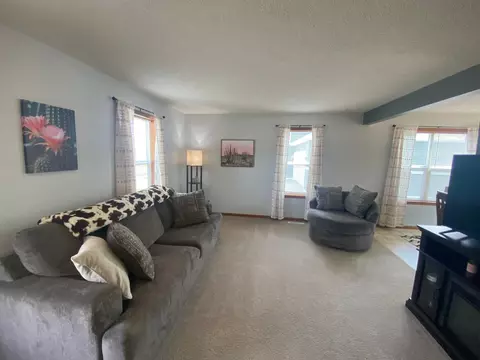 805 3rd Ave NE, Plainview, MN 55964 photo 3