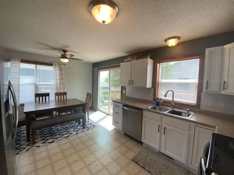 805 3rd Ave NE, Plainview, MN 55964 photo 5