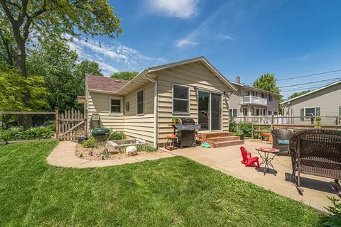 1009 Carlton Ave, Faribault, MN 55021 photo 2