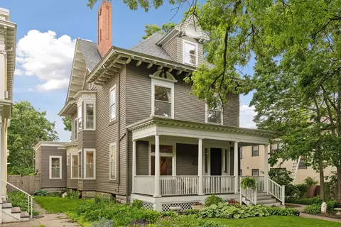 656 Summit Ave, Saint Paul, MN 55105