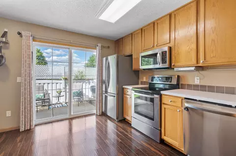 1707 Weston Ln, Shakopee, MN 55379
