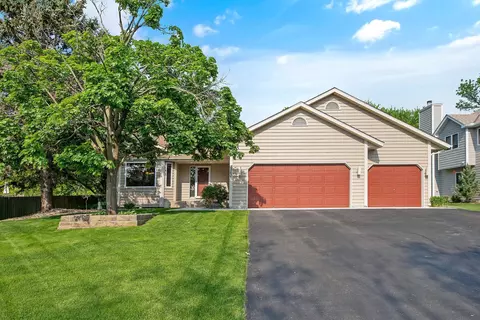 8560 Chanhassen Hills Dr S, Chanhassen, MN 55317