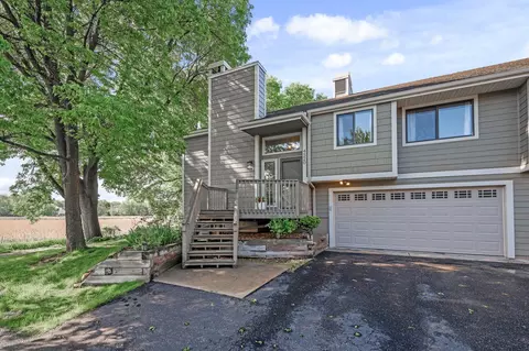 4520 Quantico Ln N, Plymouth, MN 55446