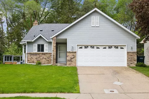 5861 Fernwood St, Shoreview, MN 55126