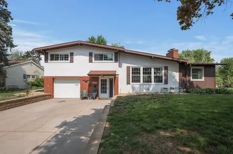 2404 Earl Ln, South Saint Paul, MN 55075