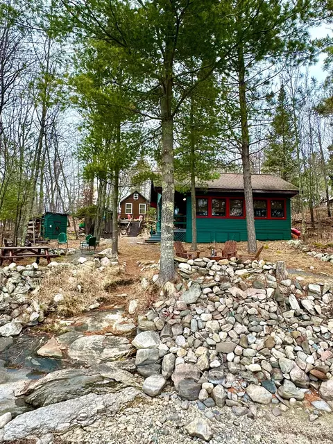 12780 State Point Rd, Kabetogama, MN 56669