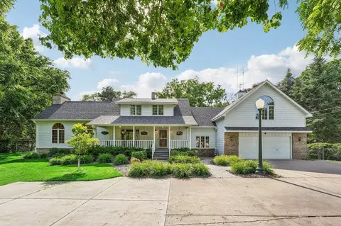 3921 Victoria St N, Shoreview, MN 55126