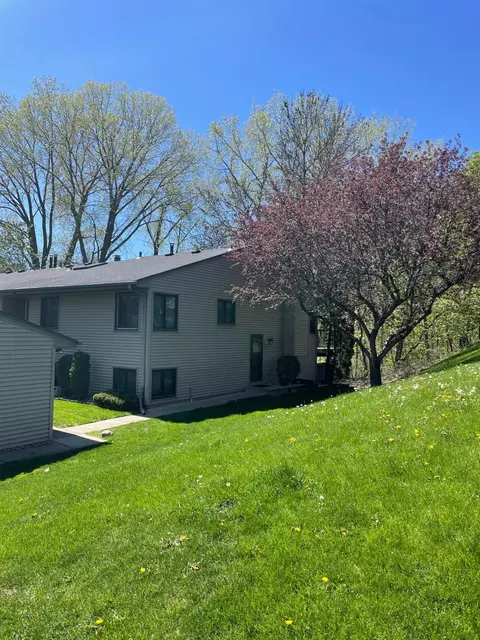 4442 Arden View Ct, Arden Hills, MN 55112