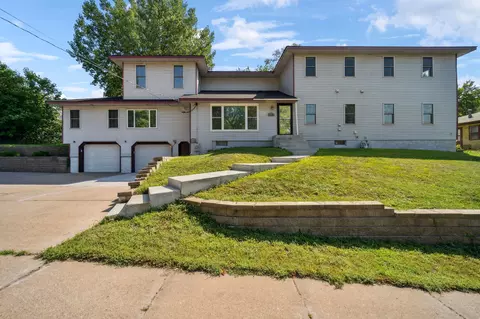 2274 S Avenue Ave E, North Saint Paul, MN 55109