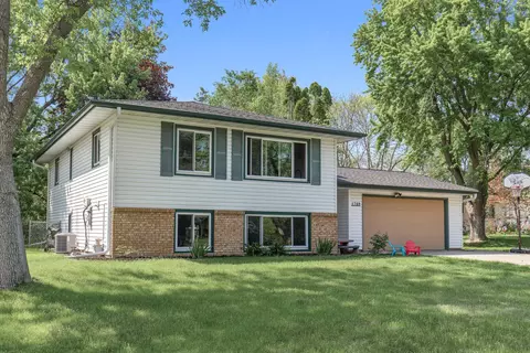 1789 Serpentine Dr, Eagan, MN 55122