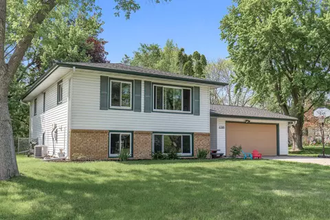 1789 Serpentine Dr, Eagan, MN 55122