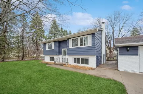 4936 Georgia Ln, White Bear Lake, MN 55110
