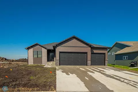 1240 Marlys Dr W, Fargo, ND 58047