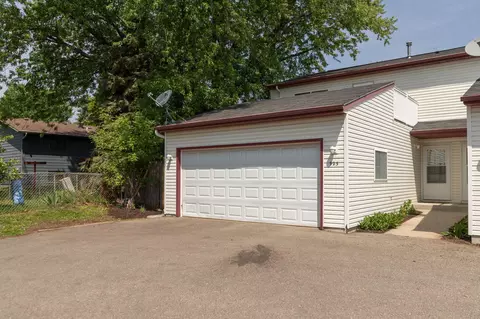923 40th St NW, Rochester, MN 55901