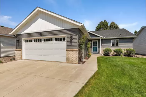 9 Pine Tree Ct, Sartell, MN 56377