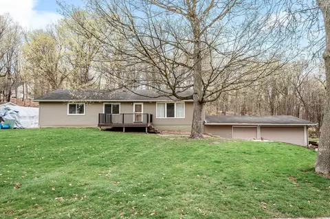 2141 Brookhaven Dr, Shakopee, MN 55379