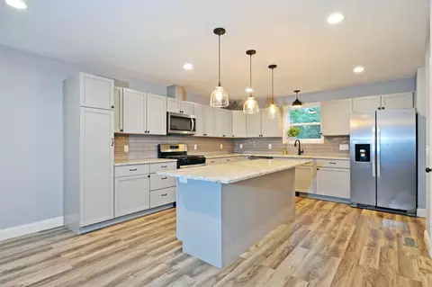 698 Desoto St, Saint Paul, MN 55130