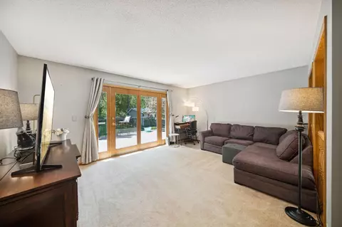 872 Sudberry Ln, Eagan, MN 55123 photo 8