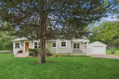 147 Juniper St, Mahtomedi, MN 55115