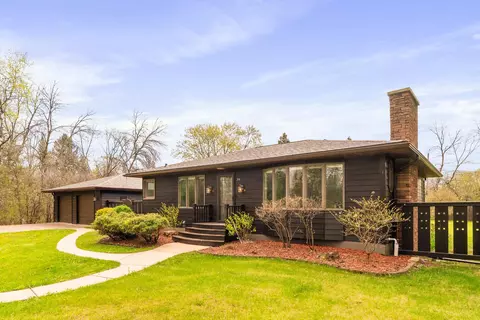 14 Billings Dr, Superior, WI 54880