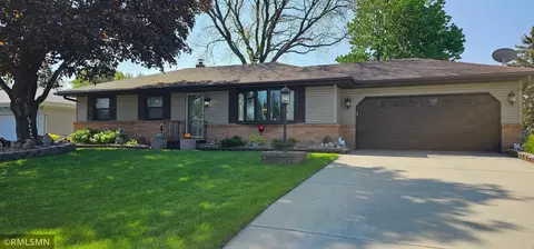 2170 Maple Ln E, Maplewood, MN 55109
