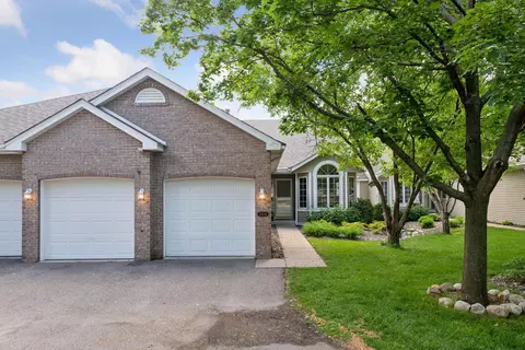11206 Wyoming Curv, Bloomington, MN 55438