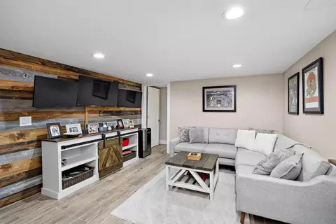9672 Upton Rd, Bloomington, MN 55431 photo 20
