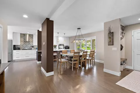 9672 Upton Rd, Bloomington, MN 55431 photo 5