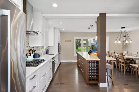 9672 Upton Rd, Bloomington, MN 55431 photo 9