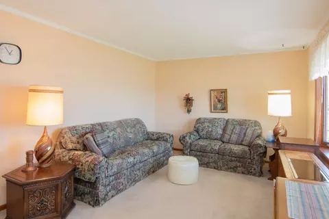 1308 N 5th St, Saint Peter, MN 56082 photo 3