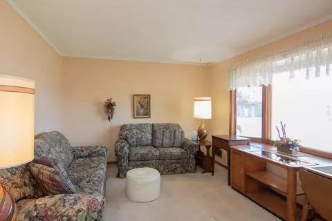 1308 N 5th St, Saint Peter, MN 56082 photo 4