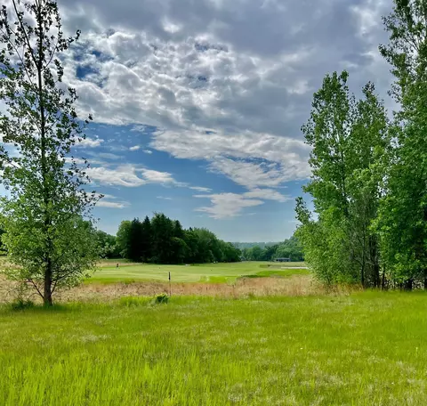 508 Cottonwood Cir, Lake City, MN 55041
