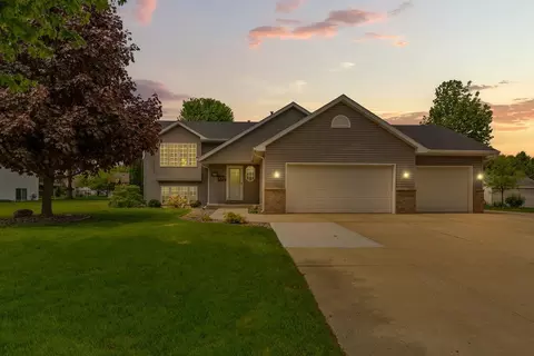 1960 Sunlight Ave SE, Owatonna, MN 55060