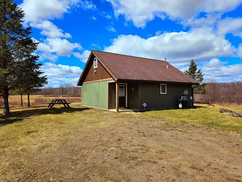 2263 Pipe Lake Rd, Johnstown Twp, WI 54826