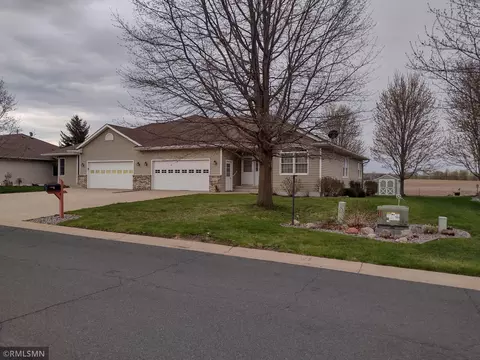 907 Prairie Oak Dr, Belle Plaine, MN 56011