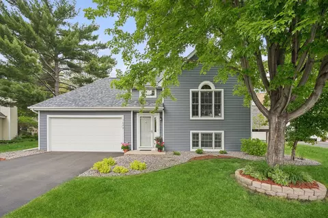 7628 W 111th St, Bloomington, MN 55438