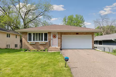 3023 Golden Valley Rd, Golden Valley, MN 55422