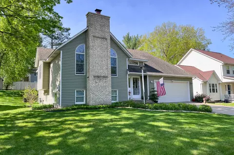 2060 Burke Ave E, North Saint Paul, MN 55109