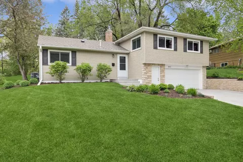 3651 Robinwood Ter, Minnetonka, MN 55305