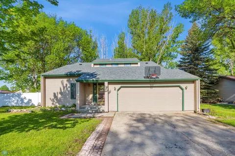 735 Richland St, Wahpeton, ND 58075