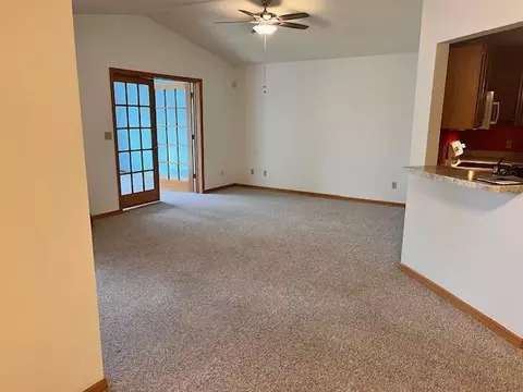 1900 Oak Tree Ln #D, Austin, MN 55912 photo 4